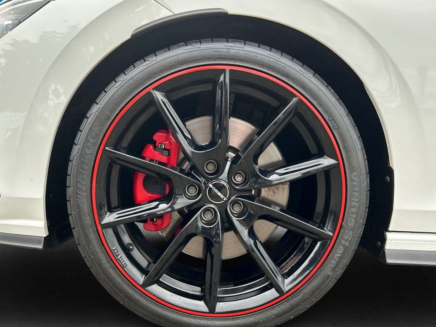 Fahrzeug 10 Fahrzeugabbildung Volkswagen Golf VIII 2.0 TSI GTI Navi Digitales Cockpit Sou - mit KI generiert/bearbeitet
