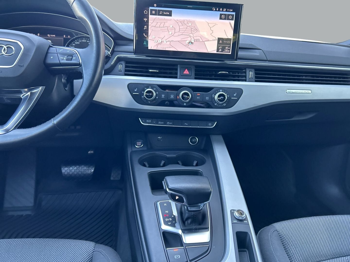 Fahrzeugabbildung Audi A4 Avant 40 TDI quattro Stronic LED Kamera AHK A - mit KI generiert/bearbeitet