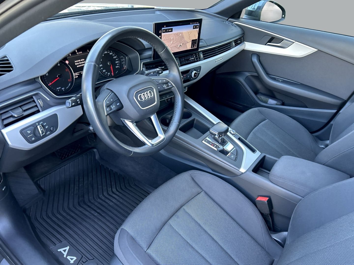 Fahrzeugabbildung Audi A4 Avant 40 TDI quattro Stronic LED Kamera AHK A - mit KI generiert/bearbeitet