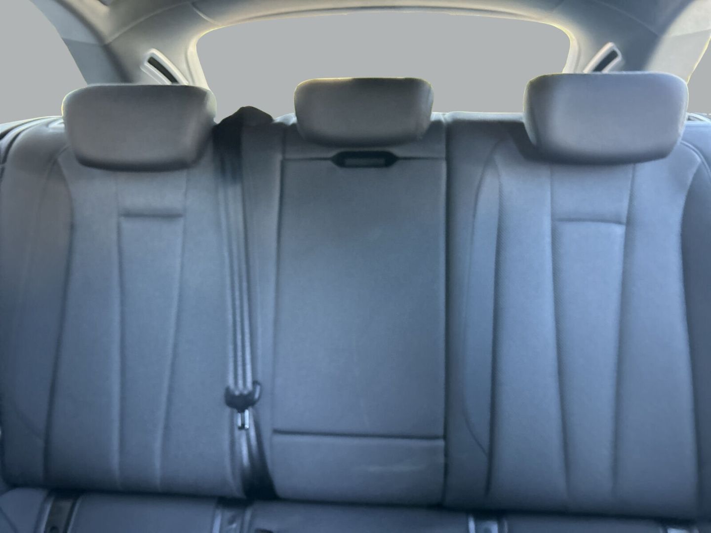 Fahrzeugabbildung Audi A4 Avant 40 TDI quattro Stronic LED Kamera AHK A - mit KI generiert/bearbeitet