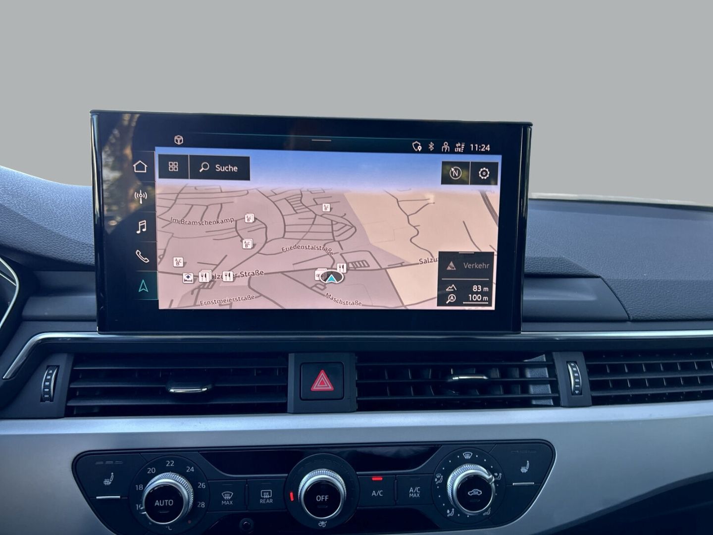 Fahrzeugabbildung Audi A4 Avant 40 TDI quattro Stronic LED Kamera AHK A - mit KI generiert/bearbeitet