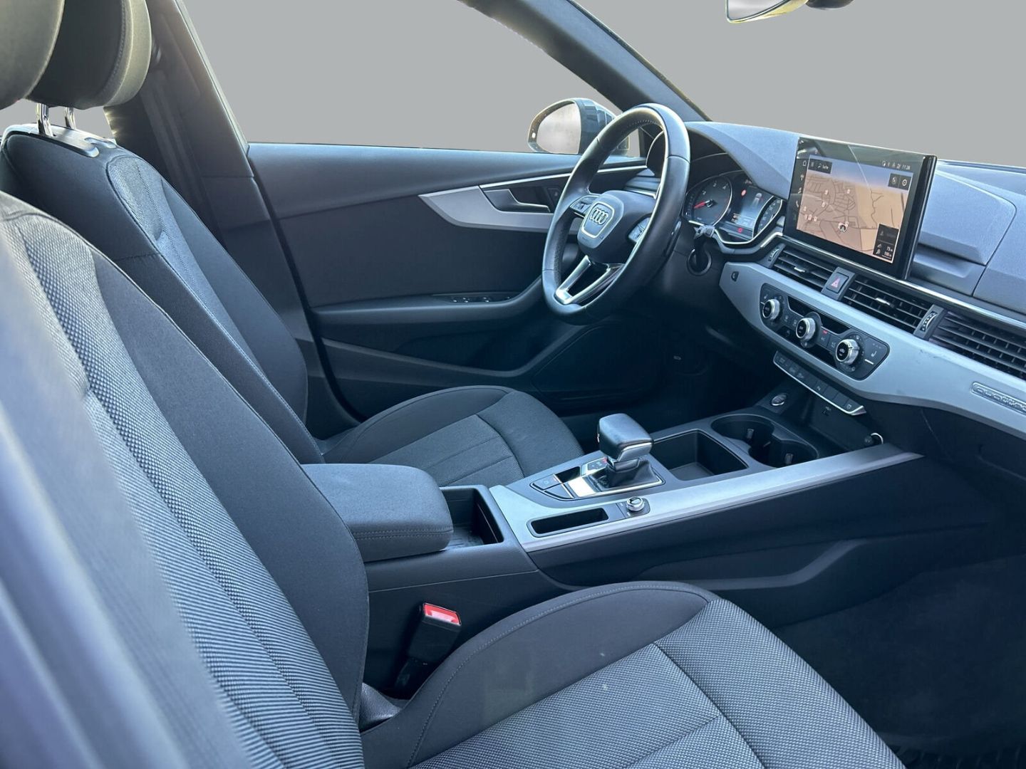 Fahrzeugabbildung Audi A4 Avant 40 TDI quattro Stronic LED Kamera AHK A - mit KI generiert/bearbeitet