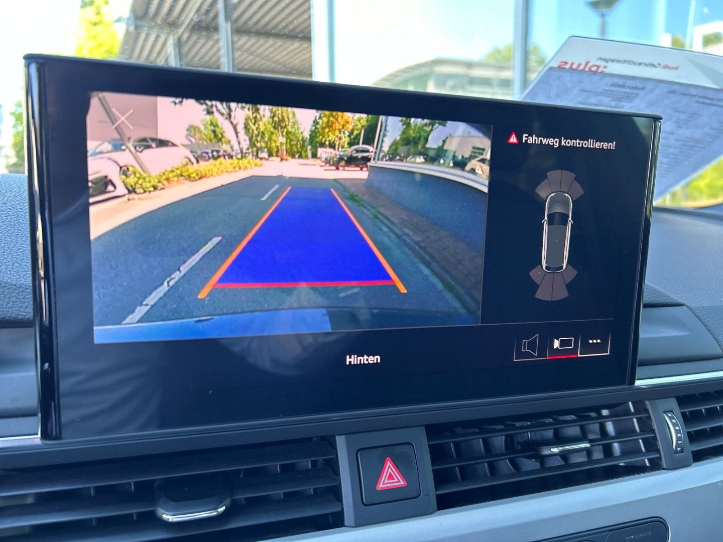 Fahrzeugabbildung Audi A4 Avant 40 TDI quattro Stronic LED Kamera AHK A - mit KI generiert/bearbeitet