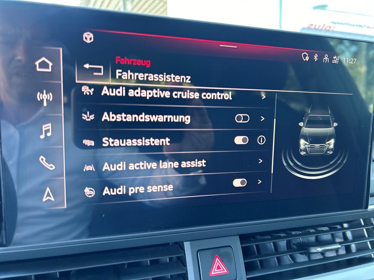Fahrzeugabbildung Audi A4 Avant 40 TDI quattro Stronic LED Kamera AHK A - mit KI generiert/bearbeitet