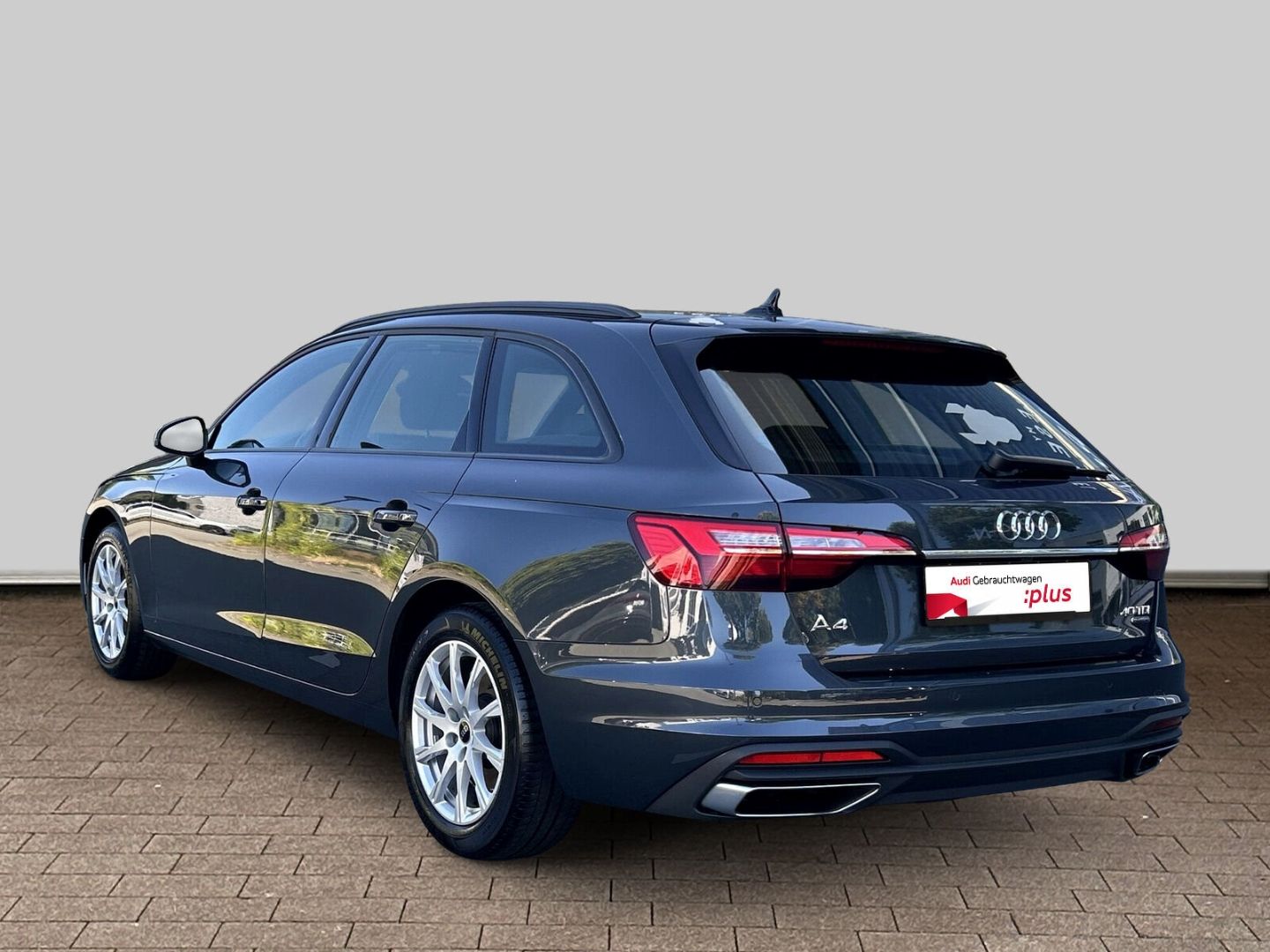 Fahrzeugabbildung Audi A4 Avant 40 TDI quattro Stronic LED Kamera AHK A - mit KI generiert/bearbeitet