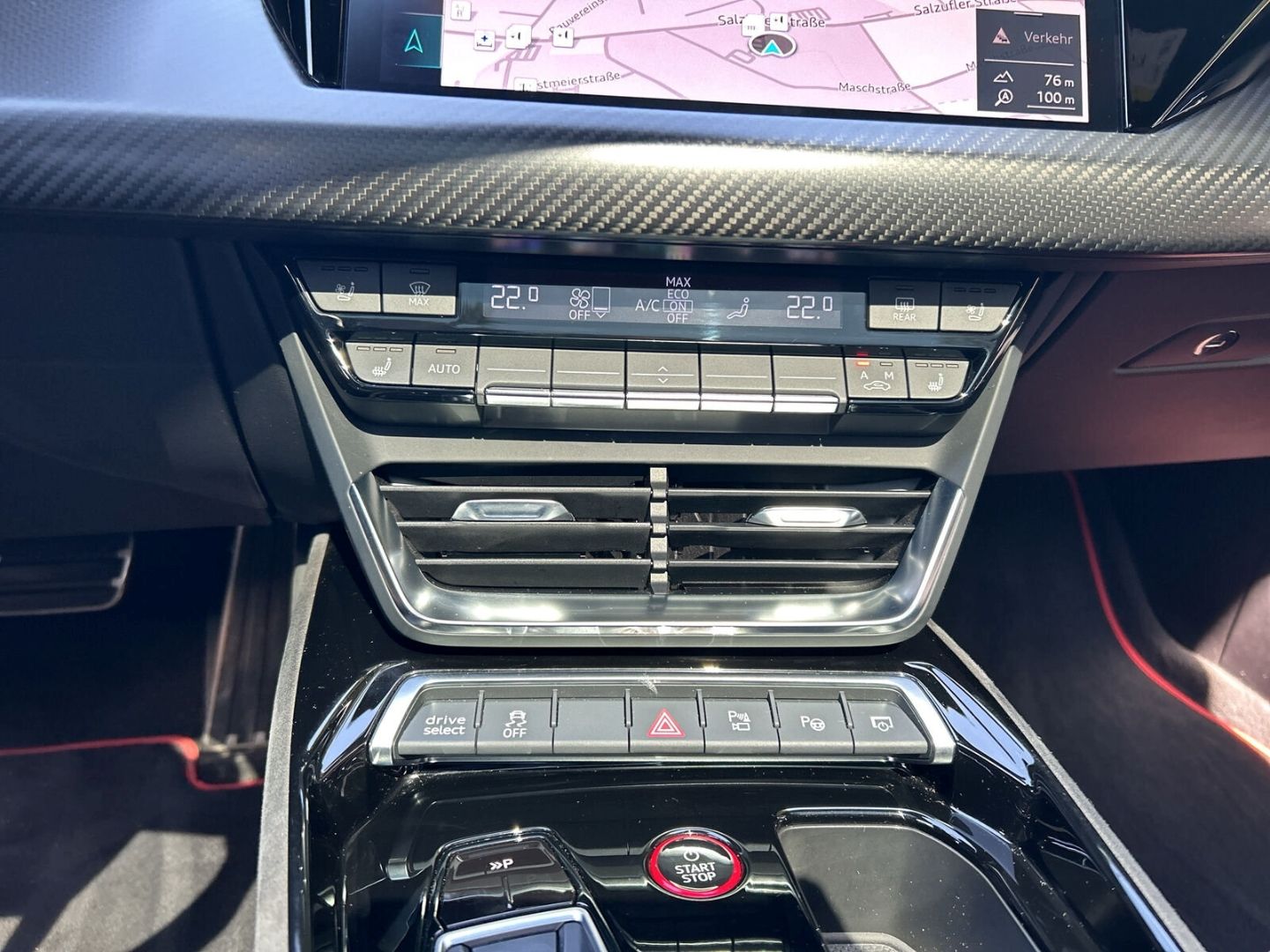 Fahrzeug 15 Fahrzeugabbildung Audi RS e-tron GT Matrix LED Leder Sportsitze Pano Ka - mit KI generiert/bearbeitet