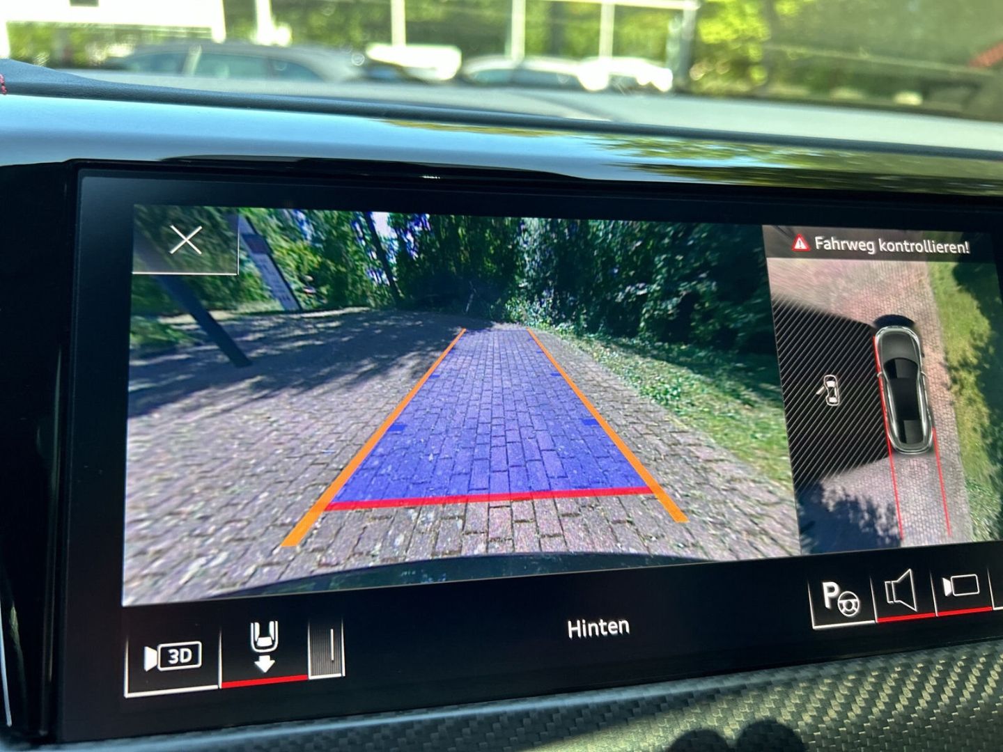 Fahrzeug 25 Fahrzeugabbildung Audi RS e-tron GT Matrix LED Leder Sportsitze Pano Ka - mit KI generiert/bearbeitet