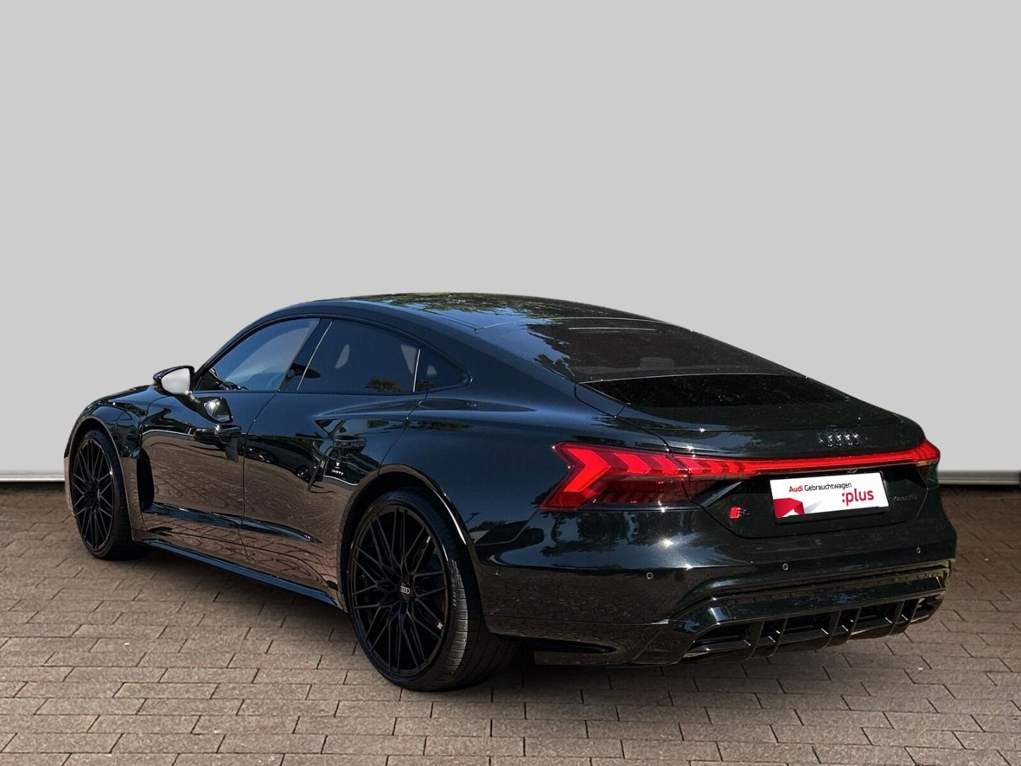Fahrzeug 7 Fahrzeugabbildung Audi RS e-tron GT Matrix LED Leder Sportsitze Pano Ka - mit KI generiert/bearbeitet