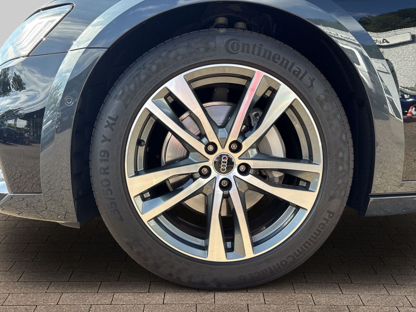 Fahrzeug 18 Fahrzeugabbildung Audi A6 allroad 40 TDI LED+AHK+LUFTFEDERUNG+VIRTUAL - mit KI generiert/bearbeitet
