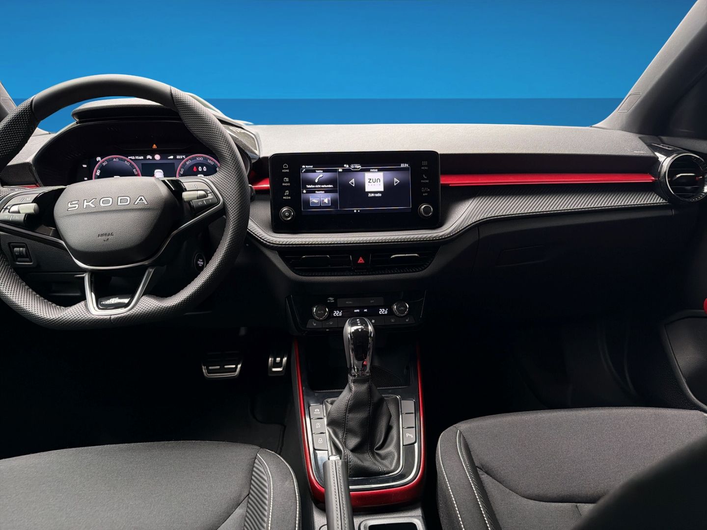 Fahrzeug 12 Fahrzeugabbildung SKODA Fabia 1.0 TSI Monte Carlo Rückfahrkamera LED - mit KI generiert/bearbeitet