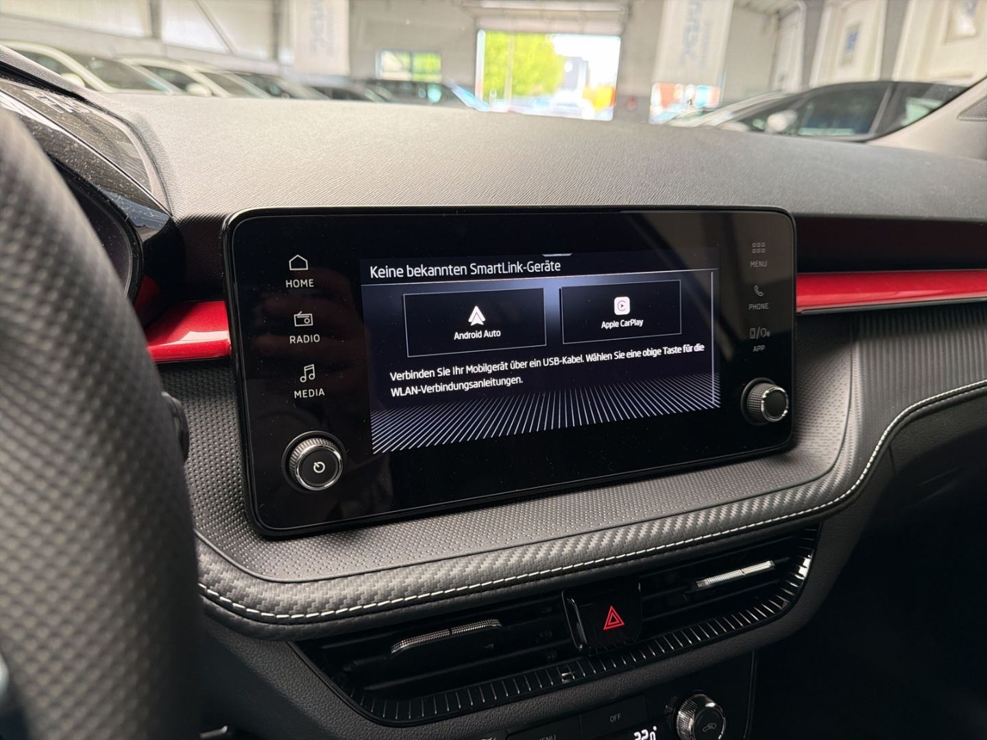 Fahrzeug 18 Fahrzeugabbildung SKODA Fabia 1.0 TSI Monte Carlo Rückfahrkamera LED - mit KI generiert/bearbeitet