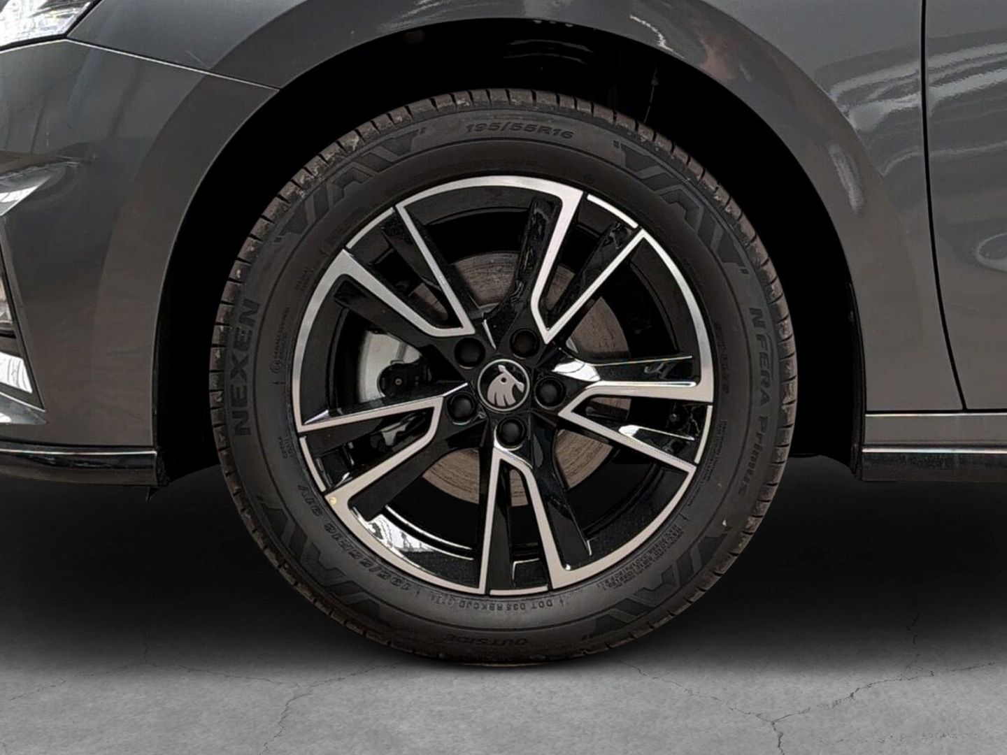 Fahrzeug 8 Fahrzeugabbildung SKODA Fabia 1.0 TSI Monte Carlo Rückfahrkamera LED - mit KI generiert/bearbeitet