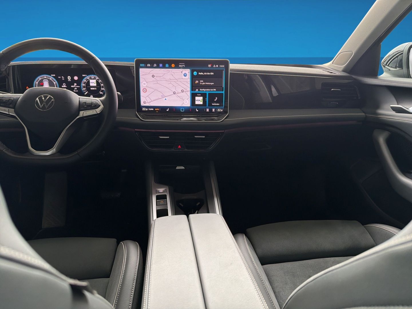 Fahrzeugabbildung Volkswagen Passat 1.5 eTSI Business Rear View Navi Clima - mit KI generiert/bearbeitet