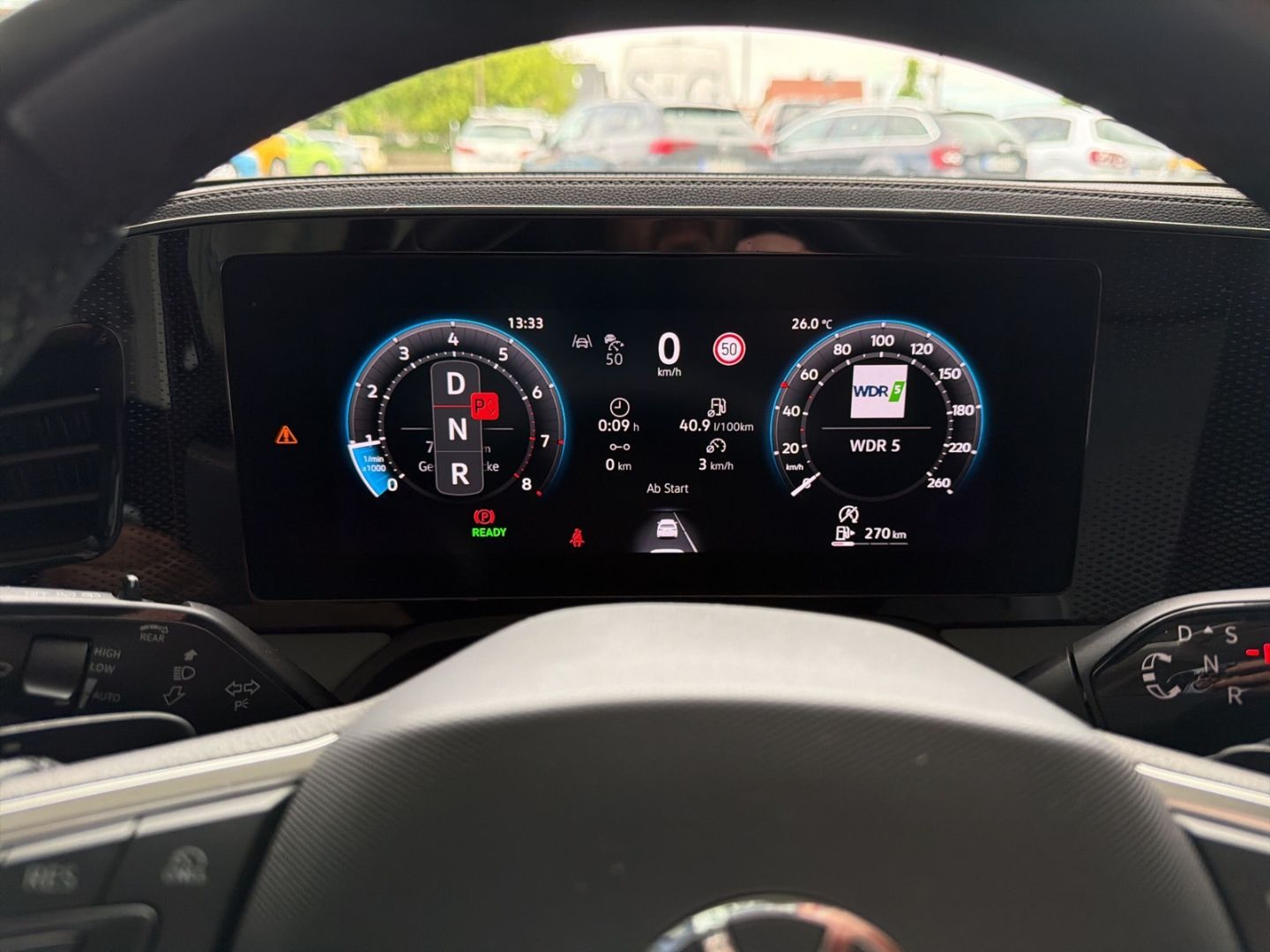 Fahrzeugabbildung Volkswagen Passat 1.5 eTSI Business Rear View Navi Clima - mit KI generiert/bearbeitet