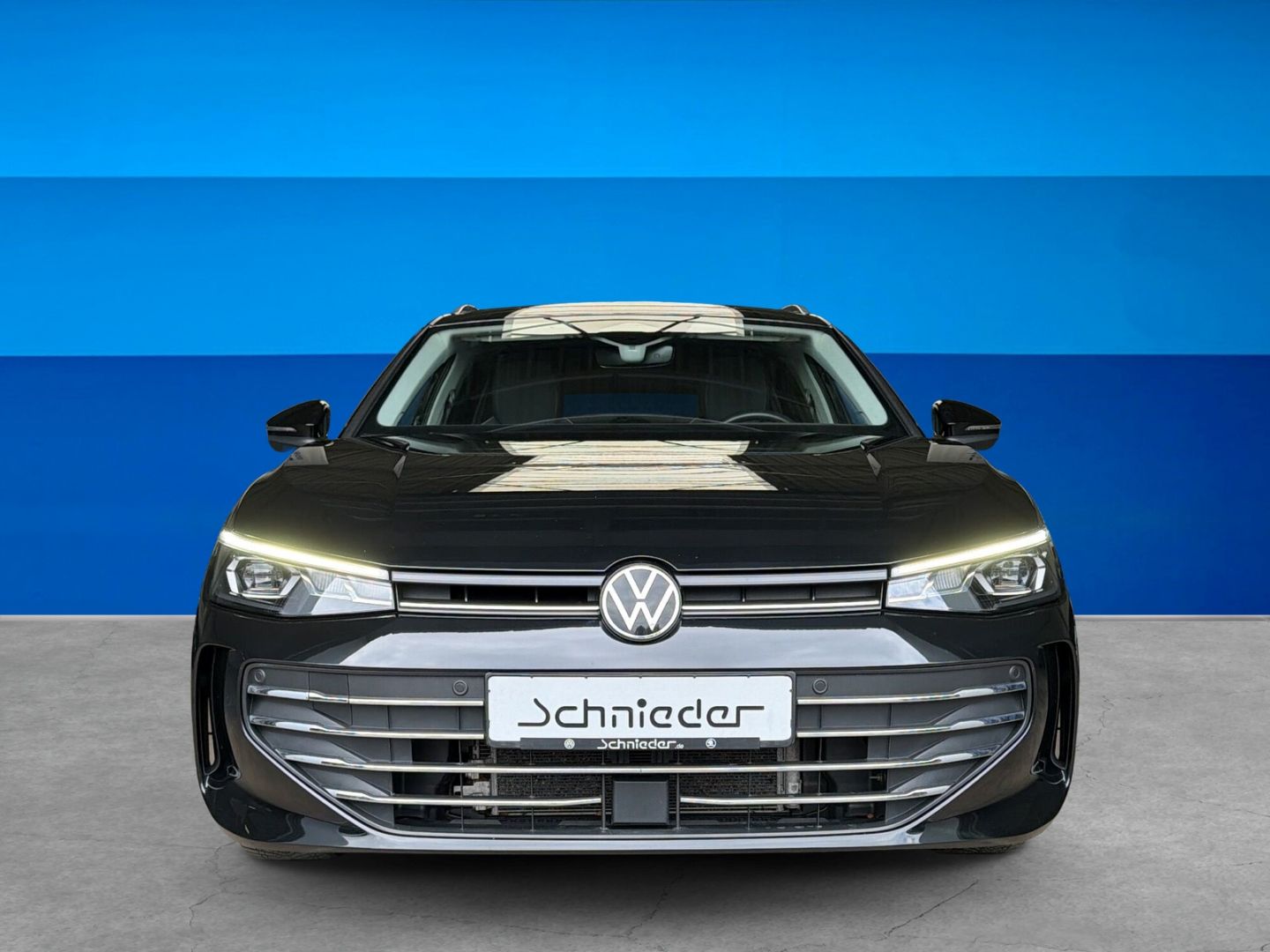 Fahrzeugabbildung Volkswagen Passat 1.5 eTSI Business Rear View Navi Clima - mit KI generiert/bearbeitet