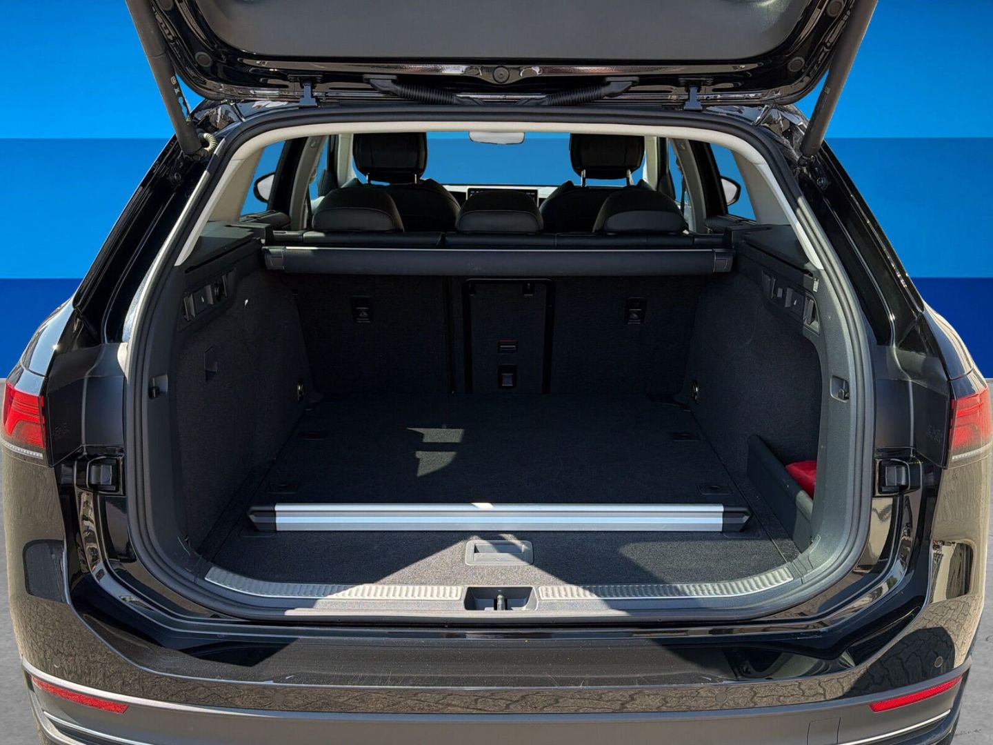 Fahrzeugabbildung Volkswagen Passat 2.0 TDI Business Premium AHK 360 Kamera