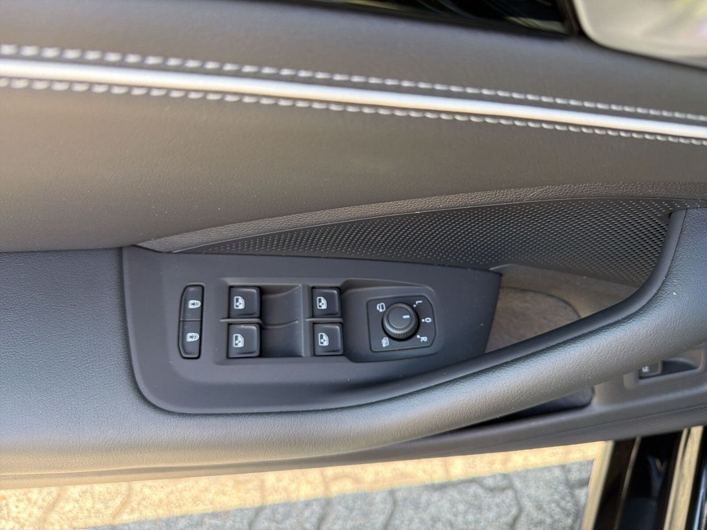 Fahrzeugabbildung Volkswagen Passat 2.0 TDI Business Premium AHK 360 Kamera