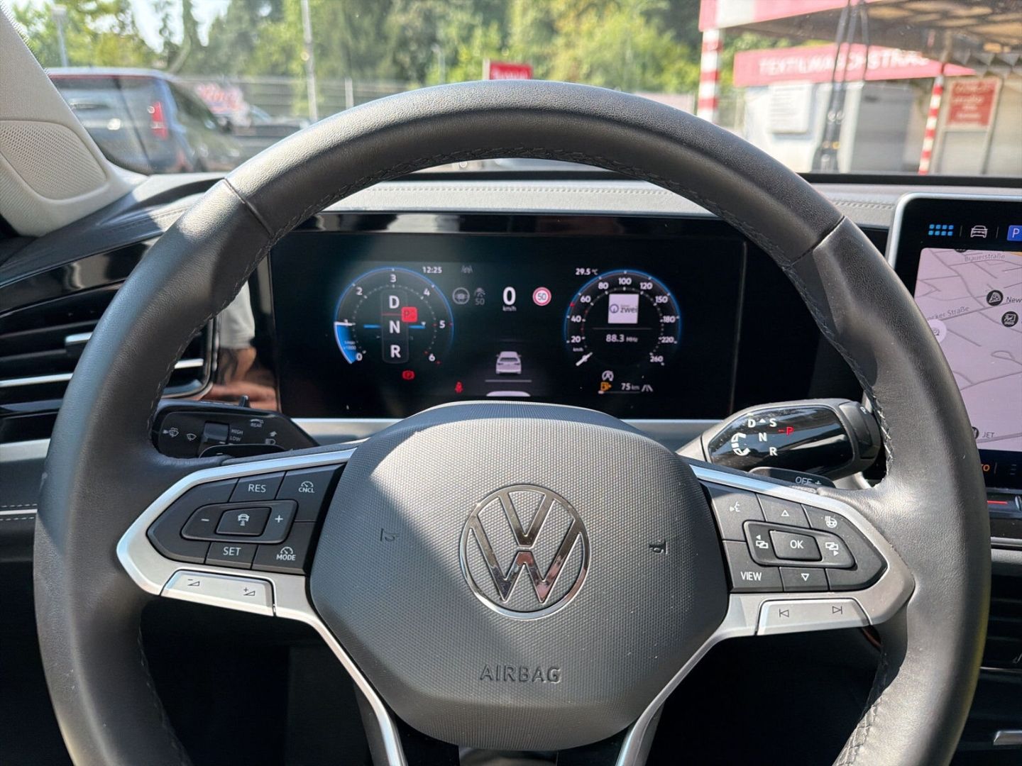 Fahrzeugabbildung Volkswagen Passat 2.0 TDI Business Premium AHK 360 Kamera