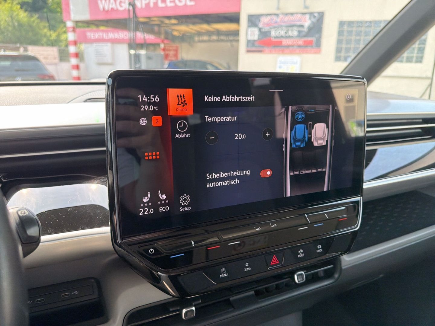 Fahrzeugabbildung Volkswagen ID. Buzz Bus Pro 150 kW Rear View Infotainment-P