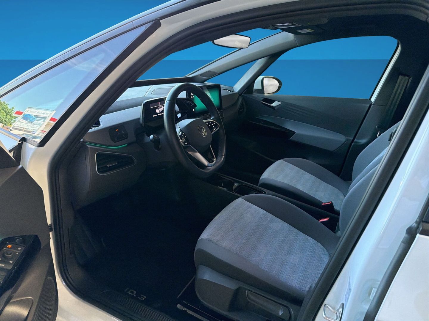 Fahrzeug 12 Fahrzeugabbildung Volkswagen ID.3 150 kW Pro Performance Navi Rear View