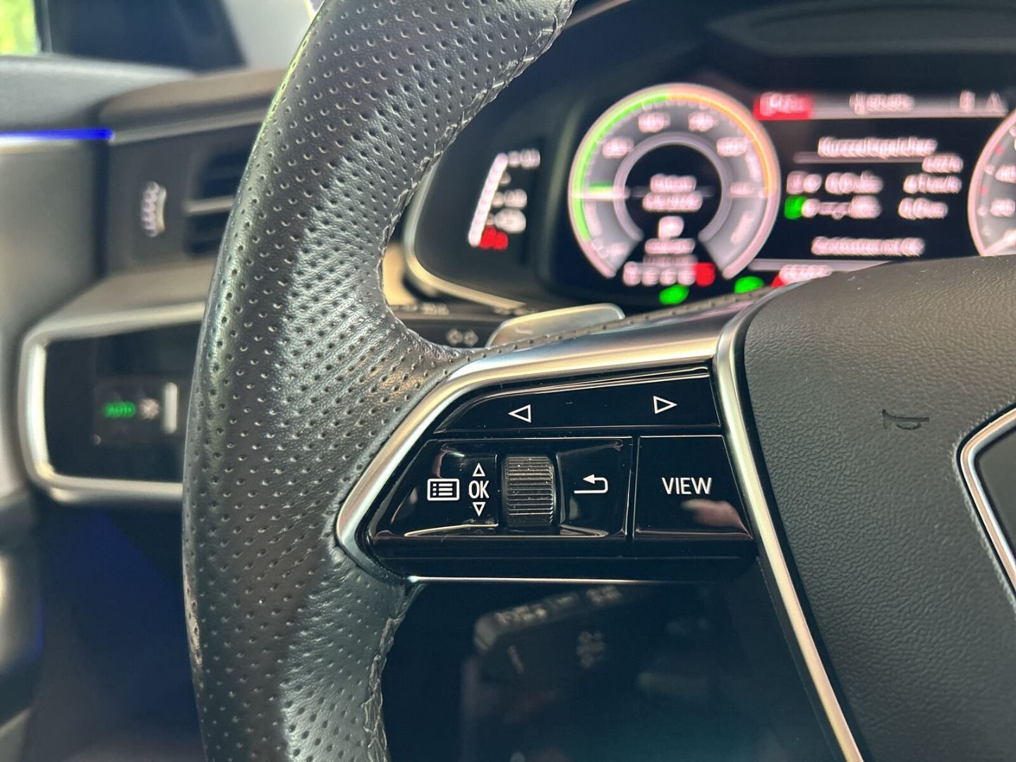 Fahrzeugabbildung Audi A6 sport Avant 55 TFSI e quattro S Line LED Opti - mit KI generiert/bearbeitet