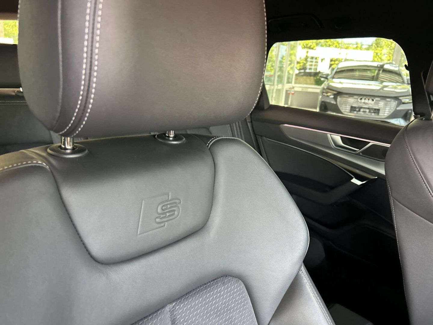 Fahrzeugabbildung Audi A6 sport Avant 55 TFSI e quattro S Line LED Opti - mit KI generiert/bearbeitet