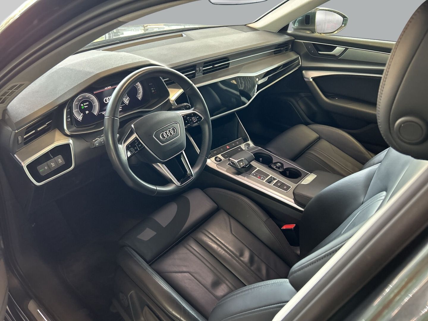 Fahrzeugabbildung Audi A6 sport Avant 50 TFSI e quattro tronic S Line M - mit KI generiert/bearbeitet