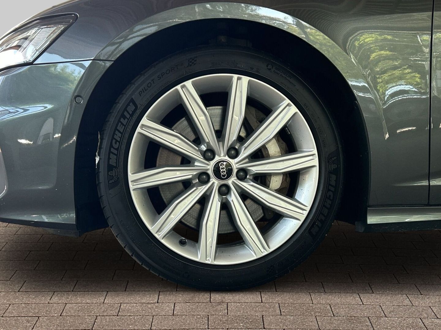 Fahrzeugabbildung Audi A6 sport Avant 50 TFSI e quattro tronic S Line M - mit KI generiert/bearbeitet