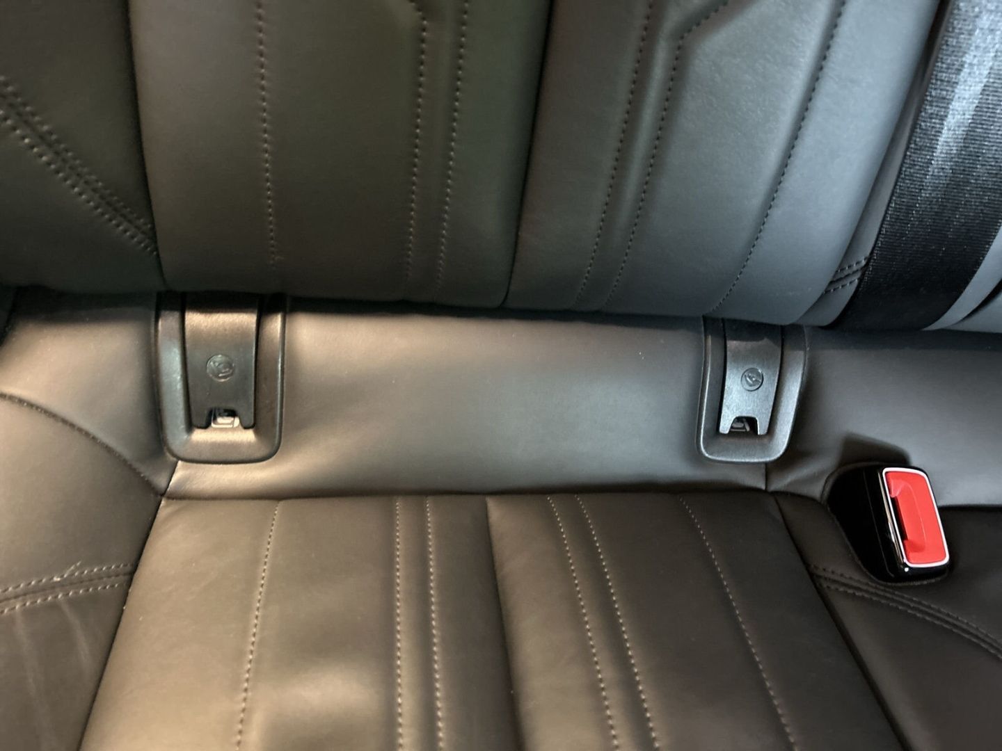 Fahrzeugabbildung Audi A6 sport Avant 50 TFSI e quattro tronic S Line M - mit KI generiert/bearbeitet