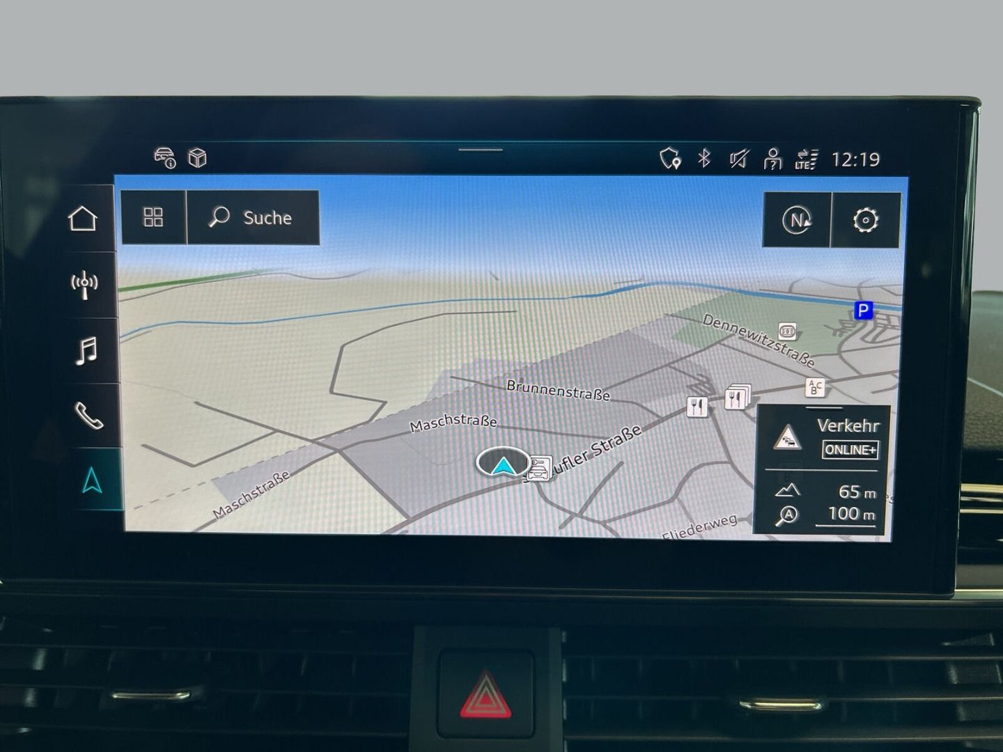 Fahrzeug 18 Fahrzeugabbildung Audi A4 Avant 40 TDI S tronic S Line LED Leder Pano A - mit KI generiert/bearbeitet