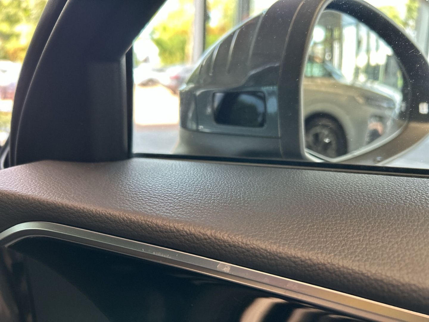Fahrzeug 23 Fahrzeugabbildung Audi A4 Avant 40 TDI S tronic S Line LED Leder Pano A - mit KI generiert/bearbeitet