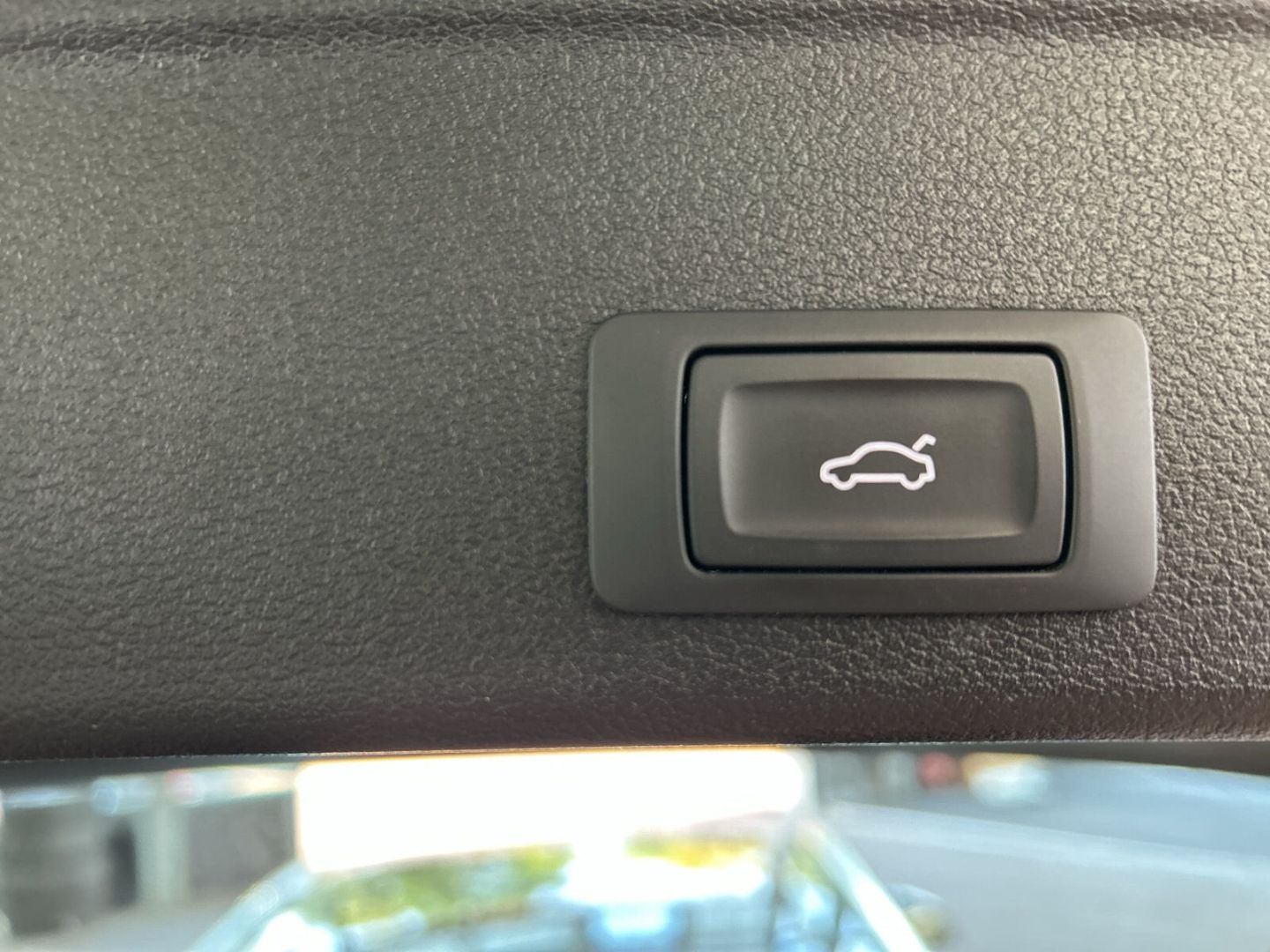 Fahrzeug 25 Fahrzeugabbildung Audi A4 Avant 40 TDI S tronic S Line LED Leder Pano A - mit KI generiert/bearbeitet