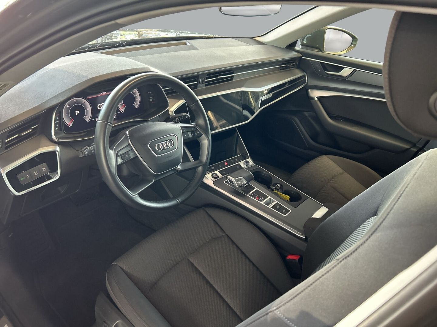 Fahrzeugabbildung Audi A6 basis Avant 45 TDI S tronic LED Navi quattro - mit KI generiert/bearbeitet
