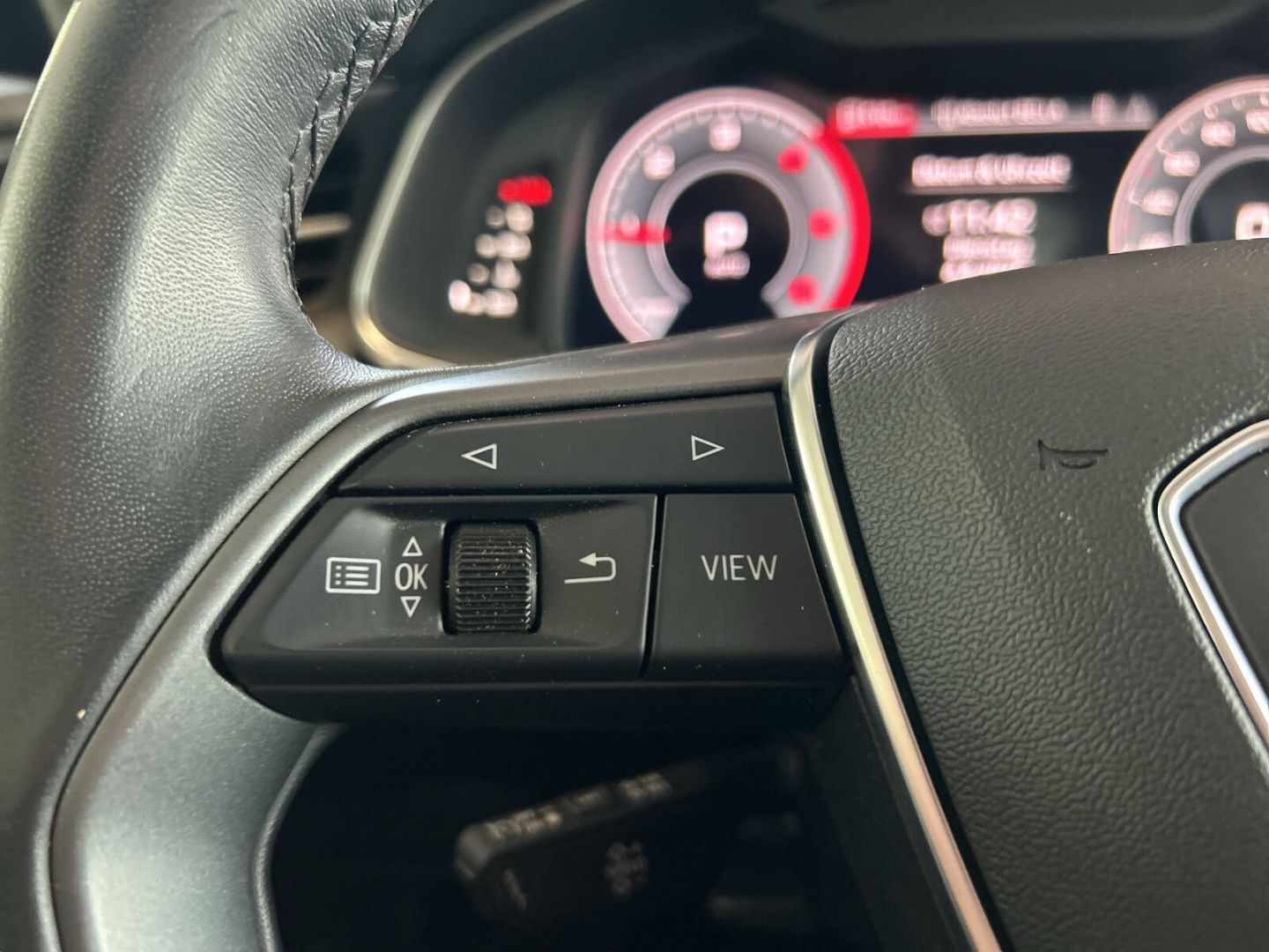 Fahrzeugabbildung Audi A6 basis Avant 45 TDI S tronic LED Navi quattro - mit KI generiert/bearbeitet