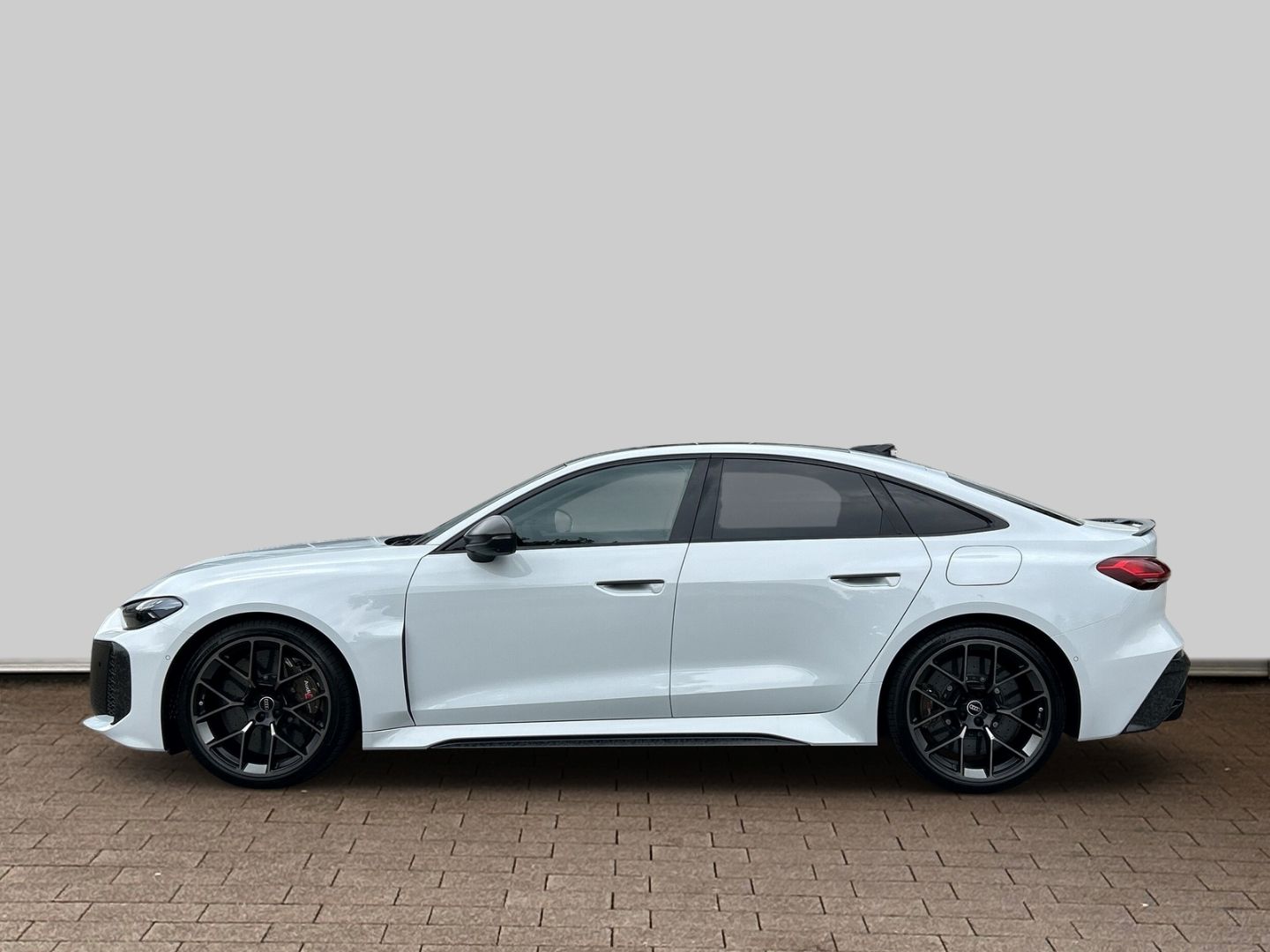 Fahrzeug 7 Fahrzeugabbildung Audi RS5 LIMOUSINE+LED+TECHPRO+SPORTPAKET+CARBON+HUD - mit KI generiert/bearbeitet