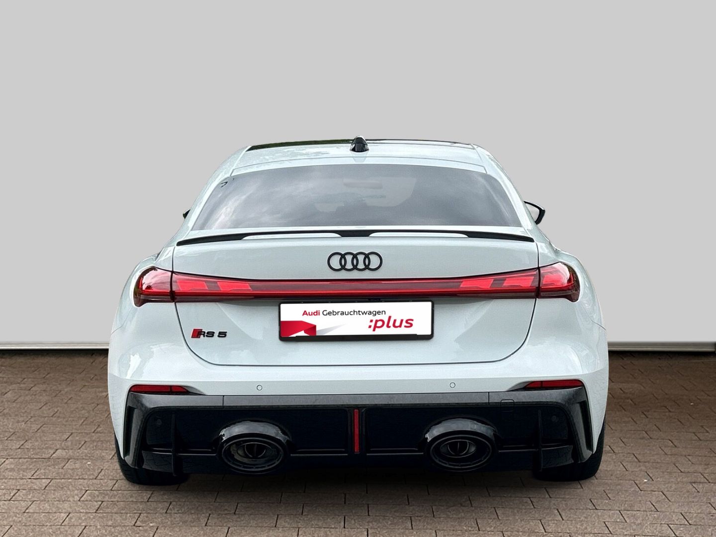Fahrzeug 9 Fahrzeugabbildung Audi RS5 LIMOUSINE+LED+TECHPRO+SPORTPAKET+CARBON+HUD - mit KI generiert/bearbeitet