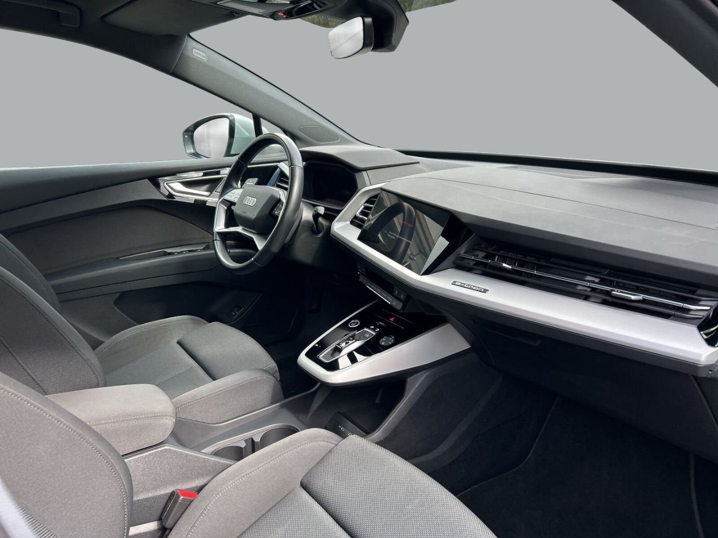 Fahrzeug 18 Fahrzeugabbildung Audi Q4 40 Sportback AHK+NAVI+VIRTUAL+SH+PDC+DAB+CARP - mit KI generiert/bearbeitet