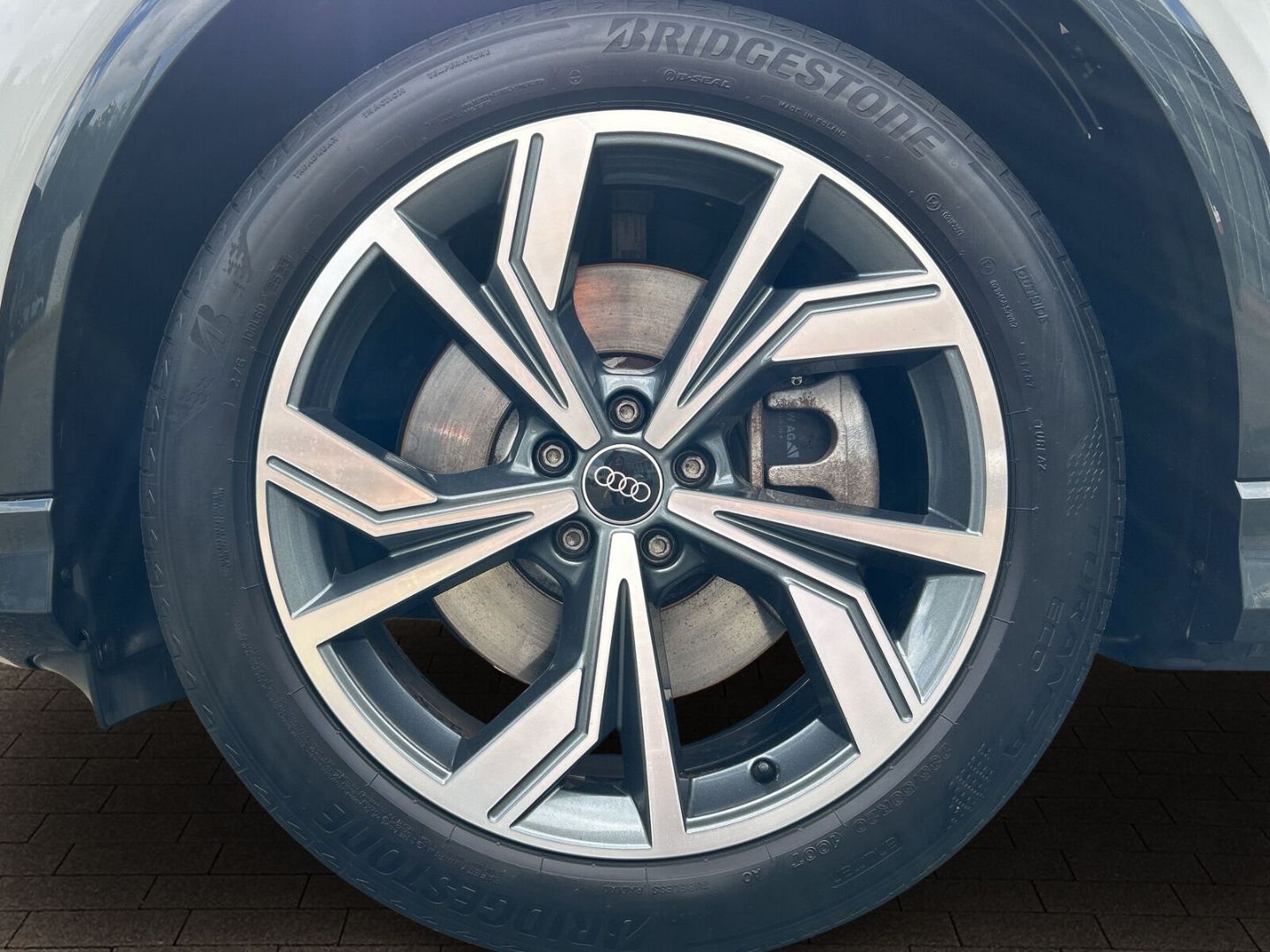Fahrzeug 20 Fahrzeugabbildung Audi Q4 40 Sportback AHK+NAVI+VIRTUAL+SH+PDC+DAB+CARP - mit KI generiert/bearbeitet