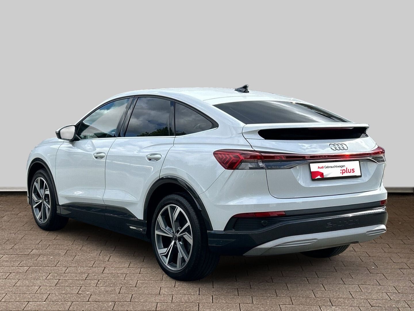 Fahrzeug 6 Fahrzeugabbildung Audi Q4 40 Sportback AHK+NAVI+VIRTUAL+SH+PDC+DAB+CARP - mit KI generiert/bearbeitet