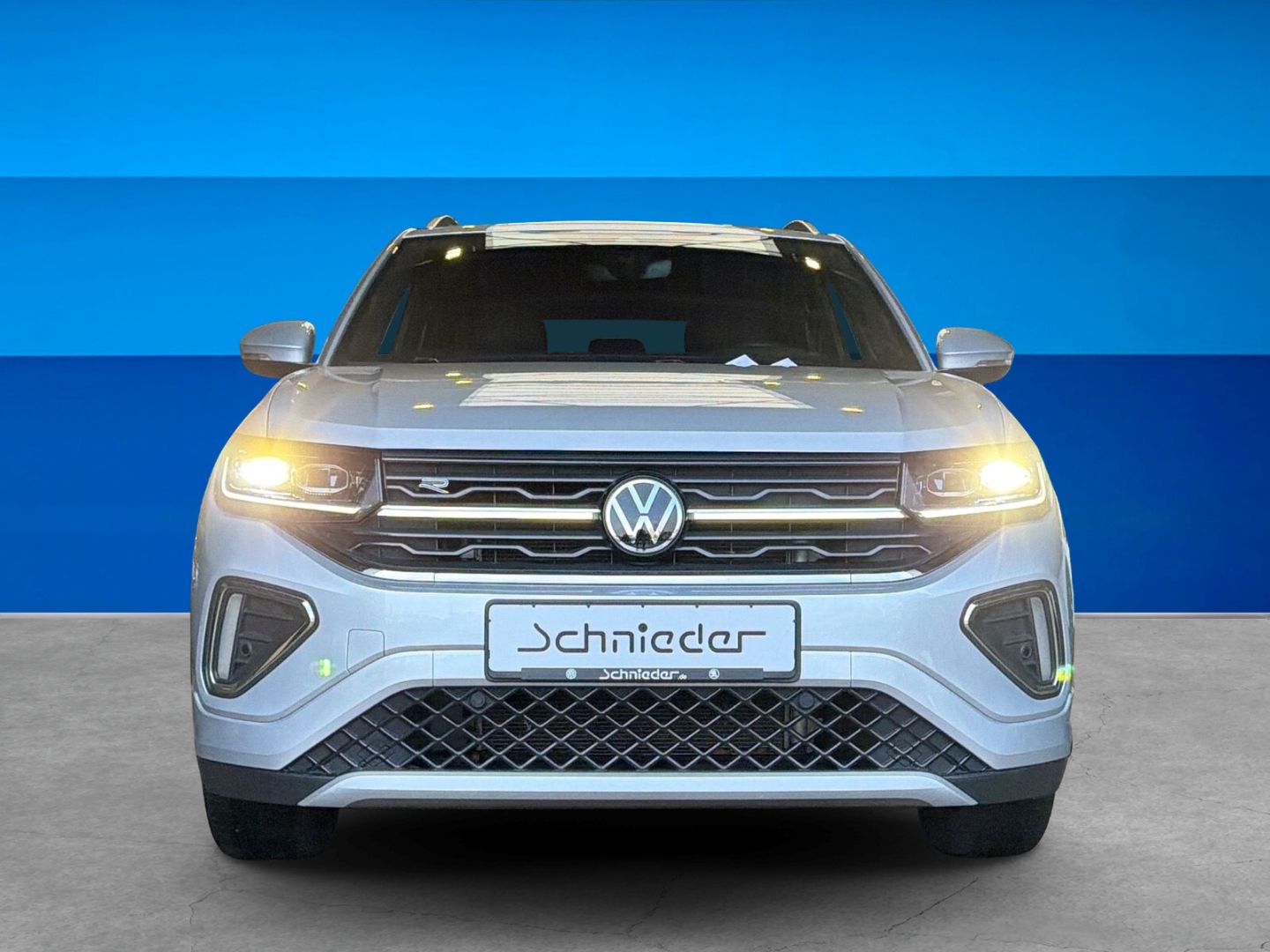Fahrzeug 7 Fahrzeugabbildung Volkswagen T-Cross 1.0 TSI R-Line Climatronic Rear View - mit KI generiert/bearbeitet