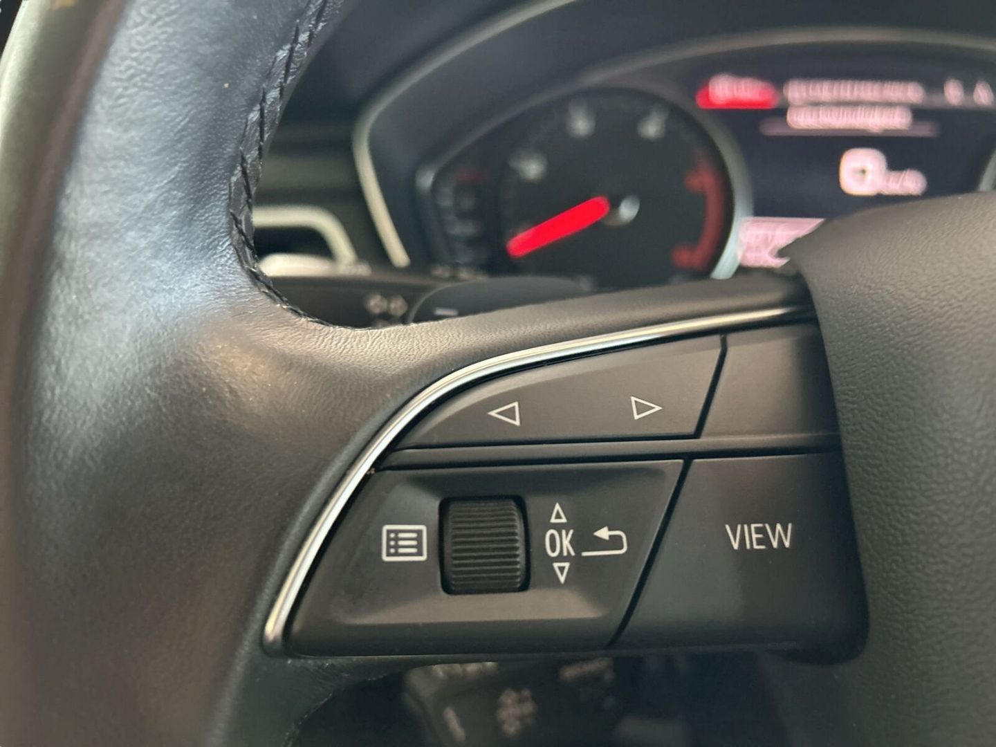 Fahrzeug 17 Fahrzeugabbildung Audi A4 AVANT 40 TDI+LED+NAVI+KAMERA+SIHZ+CARPLAY - mit KI generiert/bearbeitet