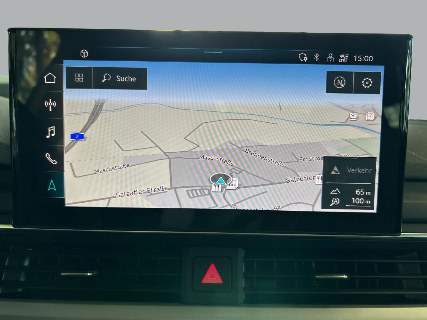 Fahrzeug 18 Fahrzeugabbildung Audi A4 AVANT 40 TDI+LED+NAVI+KAMERA+SIHZ+CARPLAY - mit KI generiert/bearbeitet