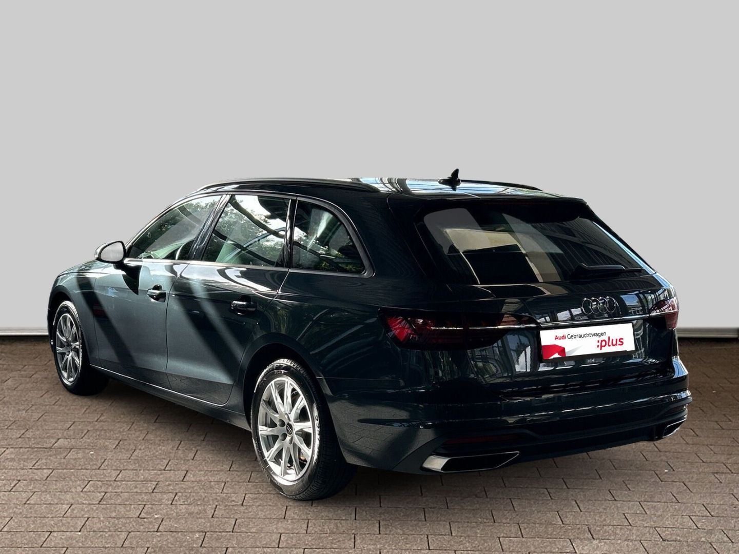 Fahrzeug 7 Fahrzeugabbildung Audi A4 AVANT 40 TDI+LED+NAVI+KAMERA+SIHZ+CARPLAY - mit KI generiert/bearbeitet