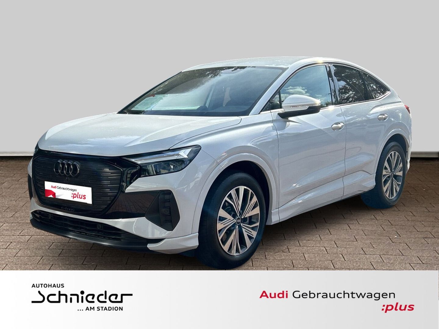 Fahrzeugabbildung Audi Q4 40 Sportback LED+SPORTSITZE+OPTIK+DAB+KAMERA+ - mit KI generiert/bearbeitet