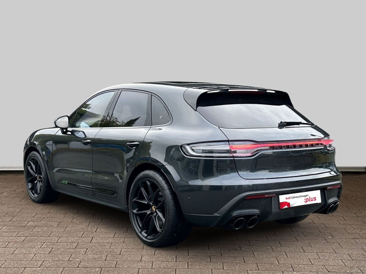 Fahrzeugabbildung Porsche Macan GTS PDK LEDER BOSE KAMERA PANO STANDHZG SP - mit KI generiert/bearbeitet